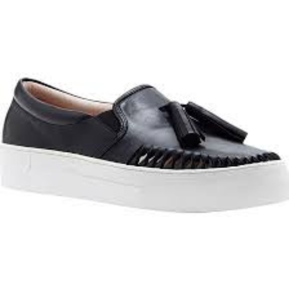 Vince Camuto Shoes - NEW Vince Camuto Black Leather Sneakers w/Tassels